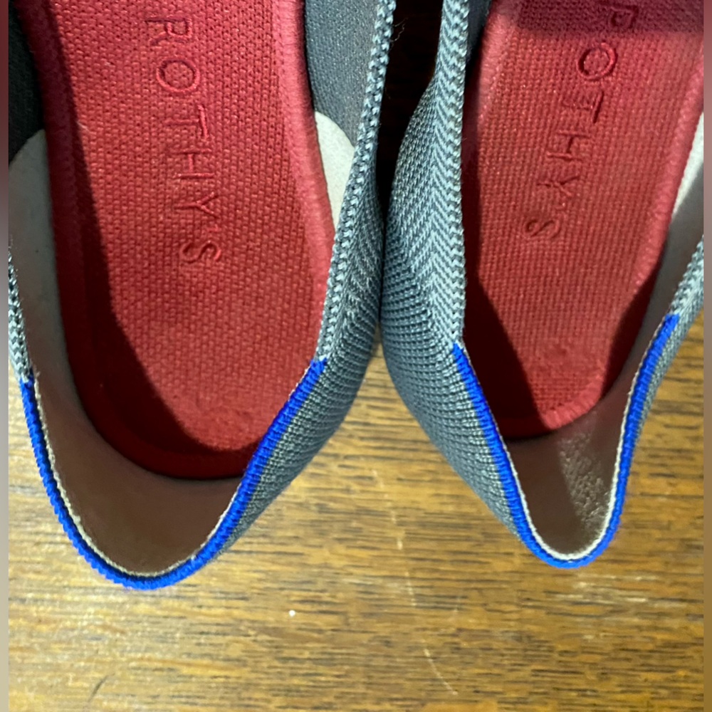 Size 11!  Rothy’s Grey & Cranberry Shoes w/Blue End. Excellent Used Condition - Picture 8 of 15
